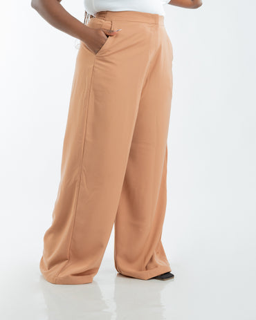 Fluid Semi-Fitted Pants in CARAMEL