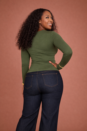 Long Sleeve Round Neck Top in Jungle Green