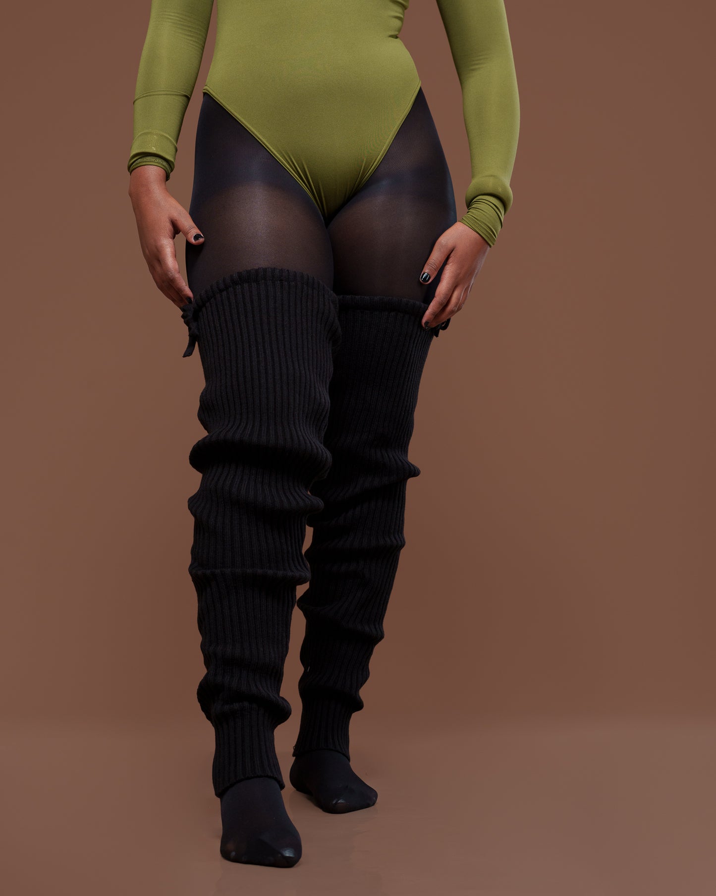 Thigh Land Legwarmer In Black