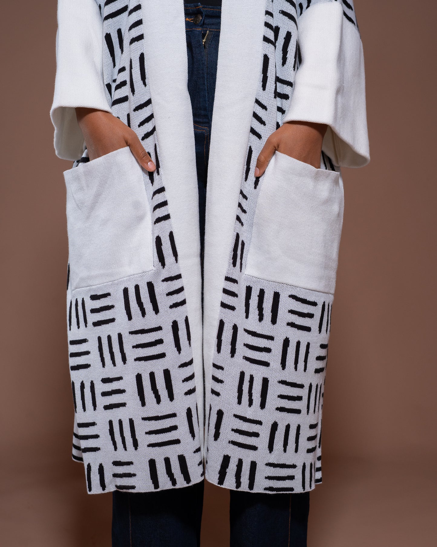 Sanaa Kimono in White Black