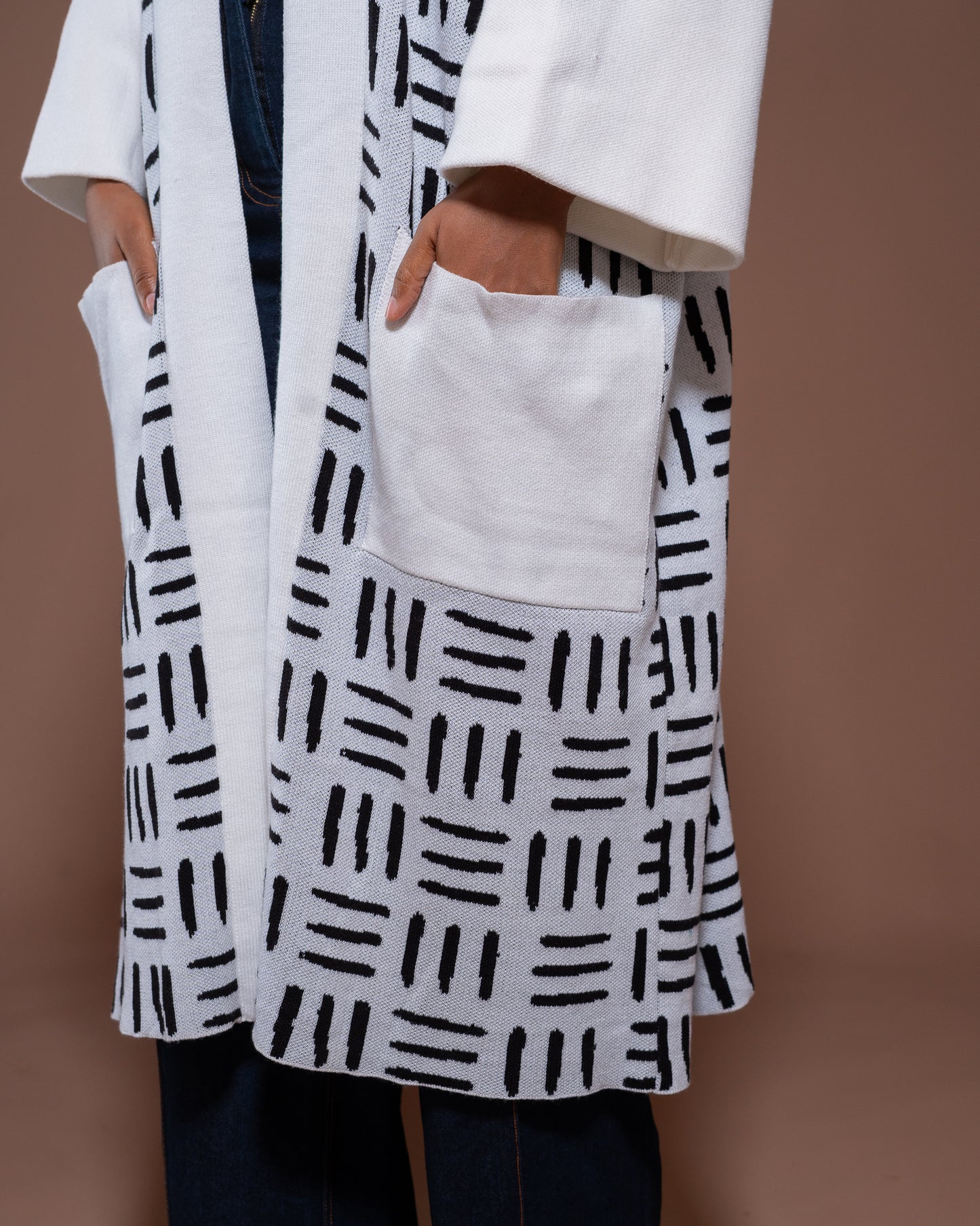 Sanaa Kimono in White Black