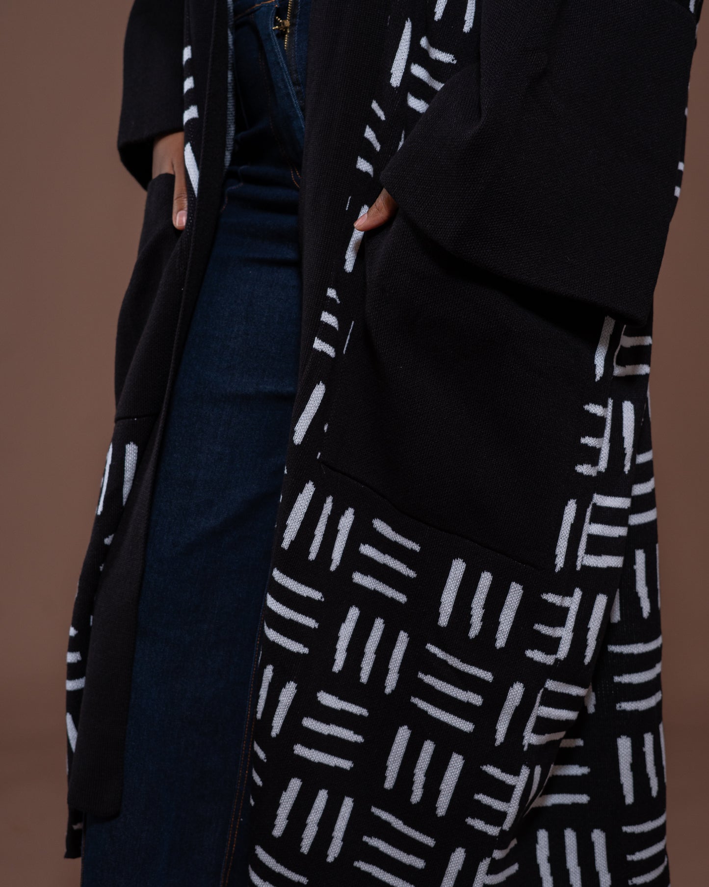 Sanaa Kimono in Black White
