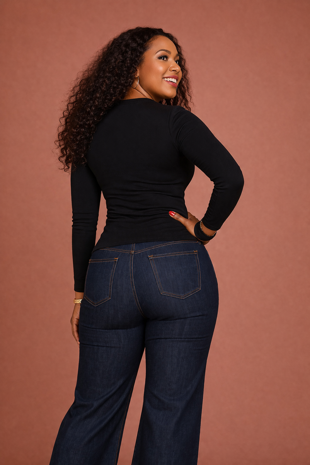 Long Sleeve Round Neck Top in Black