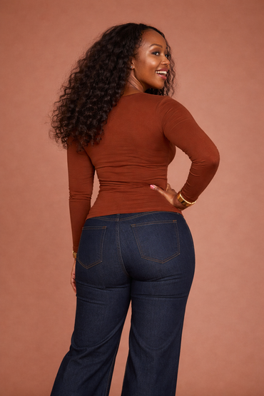 Long Sleeve Round Neck Top in Choco